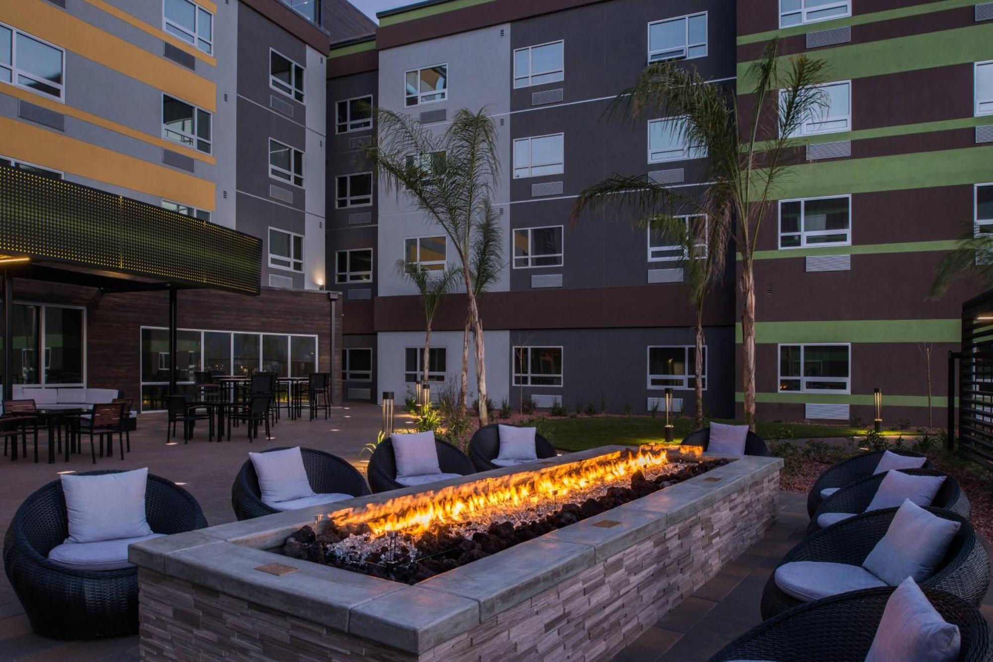 Courtyard By Marriott Temecula Murrieta Exterior photo